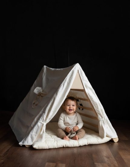 tent with child c
